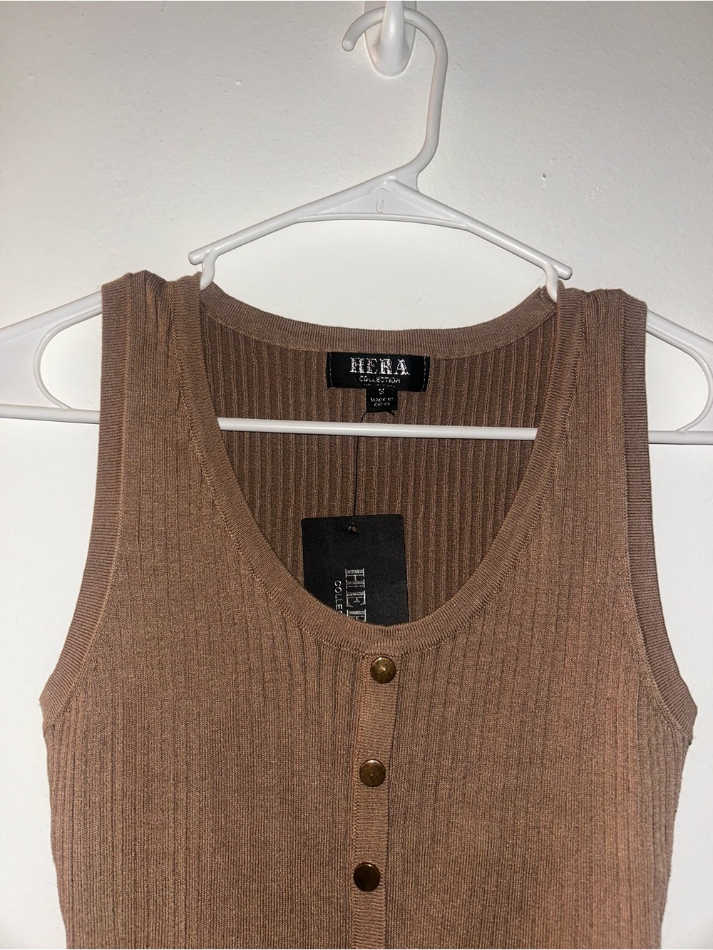 Hera Collection Cropped Ribbed Tank - Picture 2 of 6